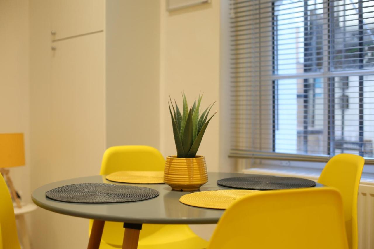 Deluxe Flat A In Kensington Olympia * Londen