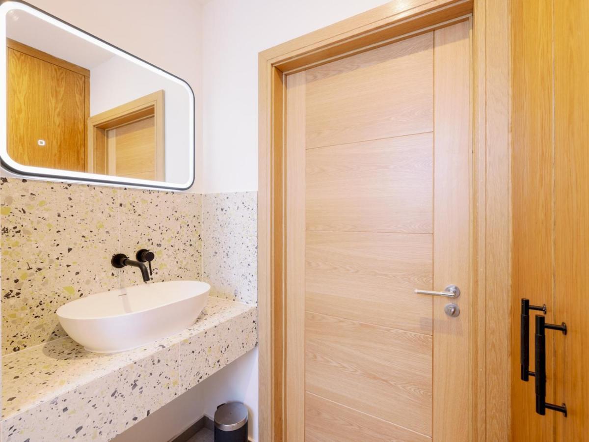 Pass The Keys - Spacious Modern Flat With Garden, In South West Ferienhaus