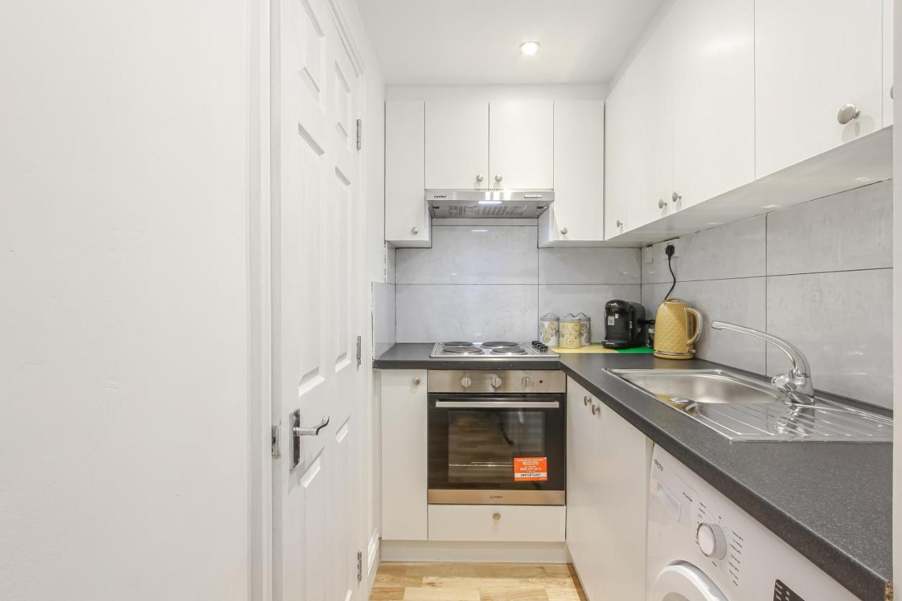 Splendid Flat In Kensington Olympia Apartment London
