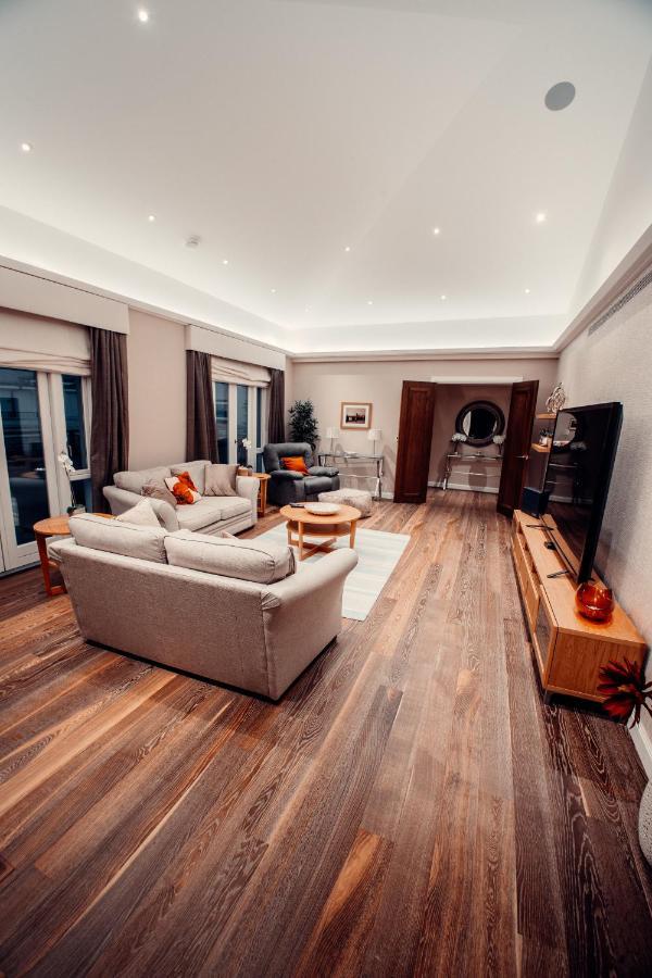 Apartment Lovely 4/bdr Penthouse W/ Lovely Views