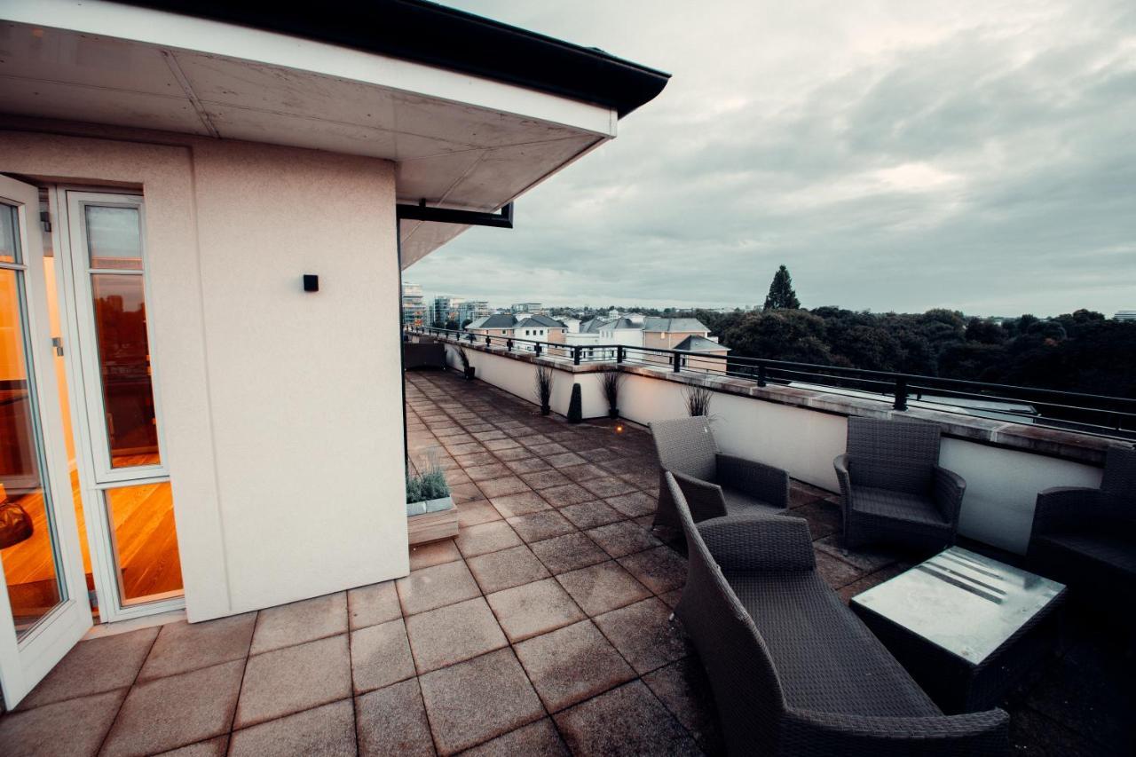 Lovely 4/bdr Penthouse W/ Lovely Views *