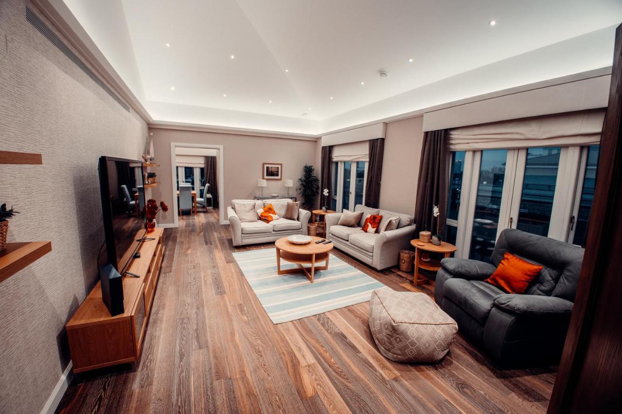Lovely 4/bdr Penthouse W/ Lovely Views London