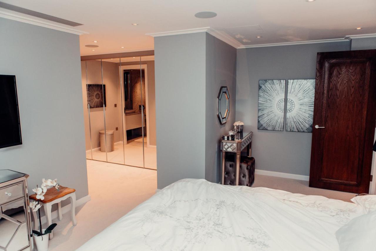 Lovely 4/bdr Penthouse W/ Lovely Views Apartment London
