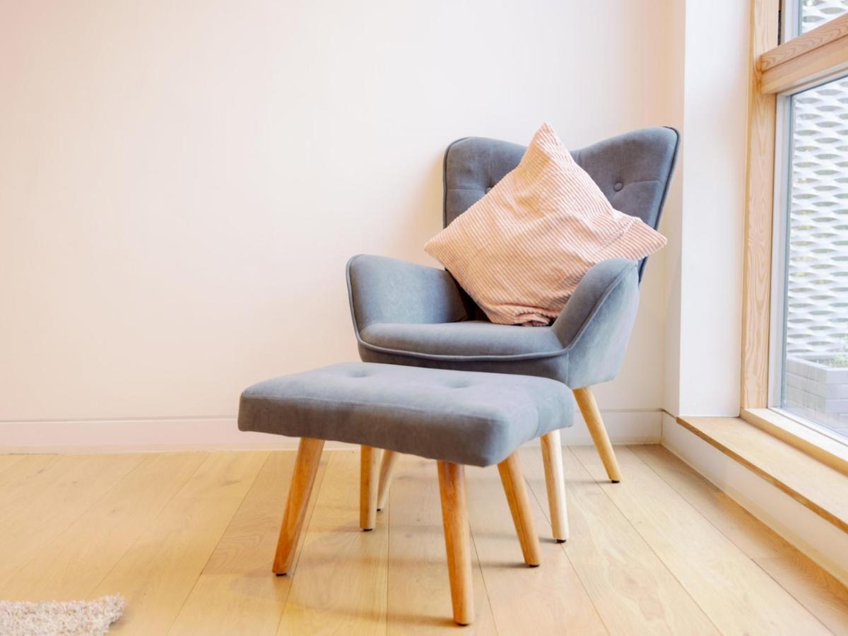 Ferienhaus Pass The Keys - Spacious Modern Flat With Garden, In South West London
