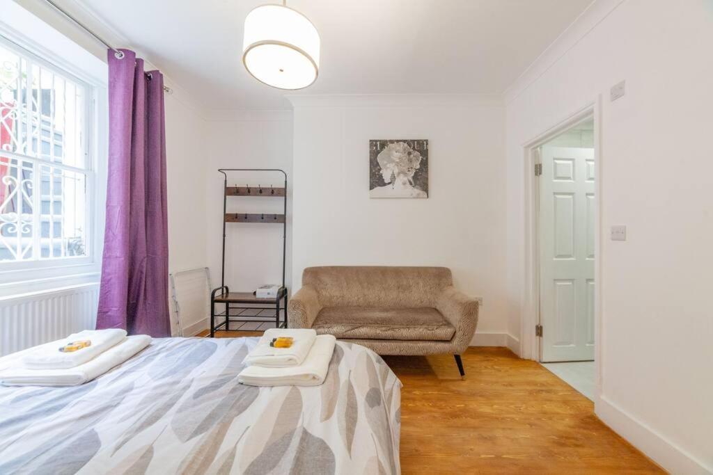 Sunny, 2bed 2bath, Garden Near Hyde Park Apartment London