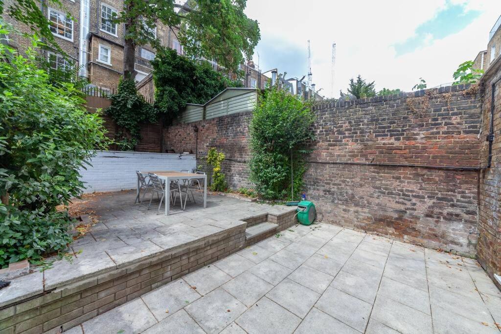 Sunny, 2bed 2bath, Garden Near Hyde Park Apartment *
