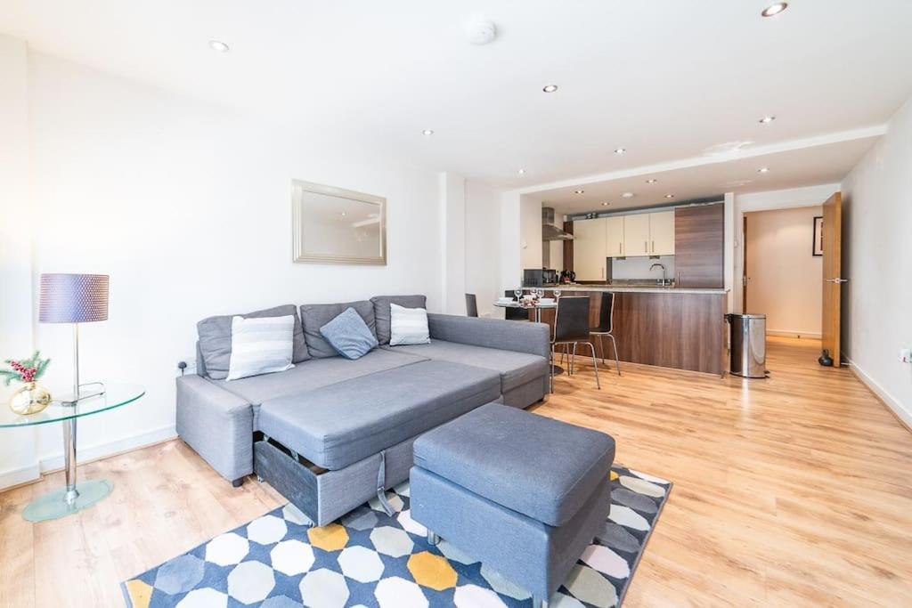 Liverpool St Shoreditch Terrace Apartment London