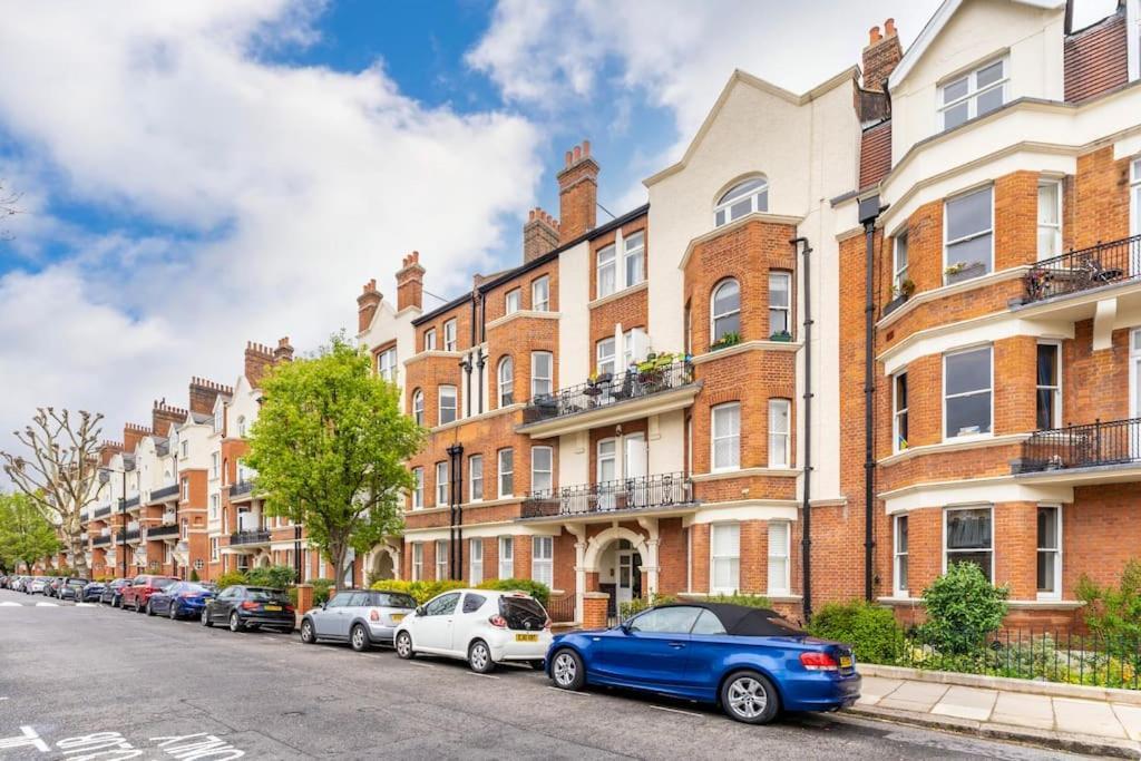 Spacious Flat With Huge Patio In Central * London