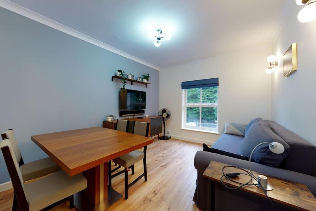 Lovely 2-bedroom Flat Near Highgate Leilighet London