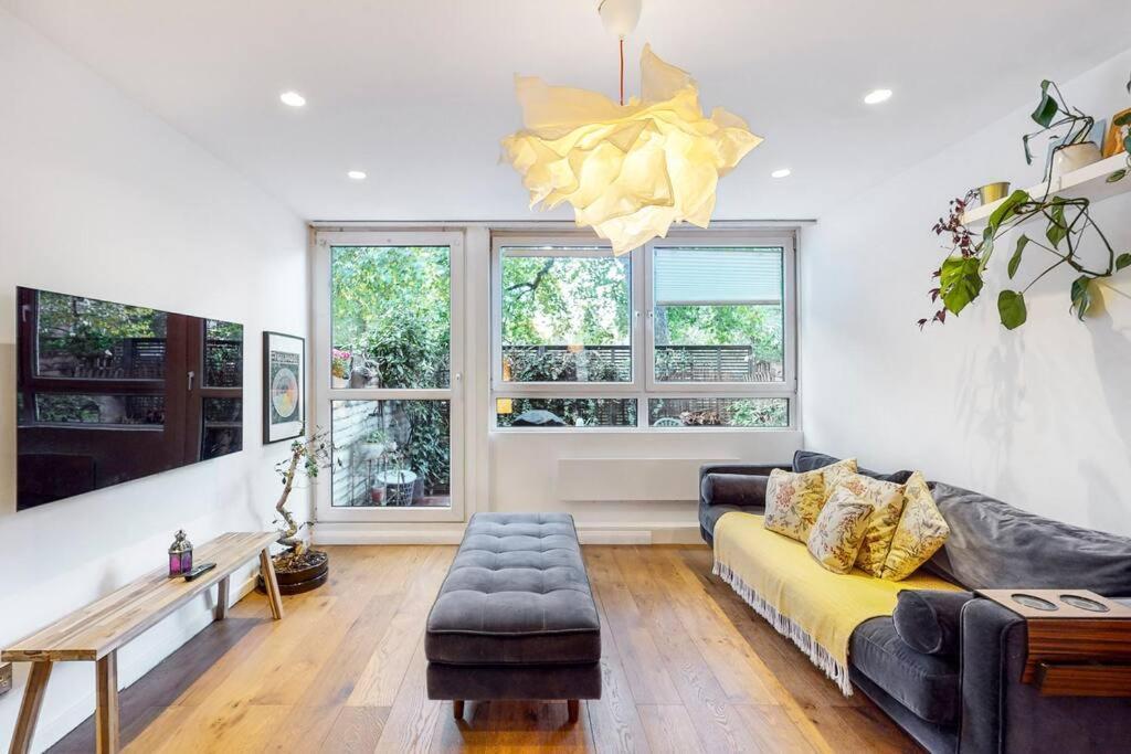 Leilighet Charming 2-bedroom Maisonette With Private Garden London