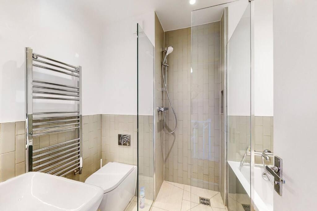 Charming 2-bedroom Maisonette With Private Garden Leilighet