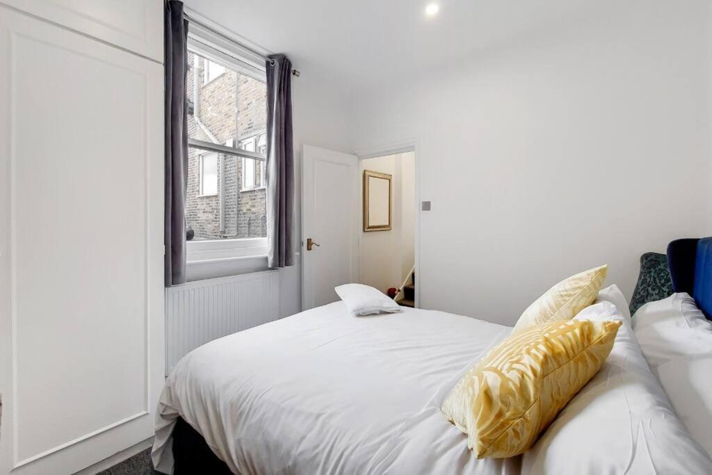Immaculately Presented 1 Bed * London
