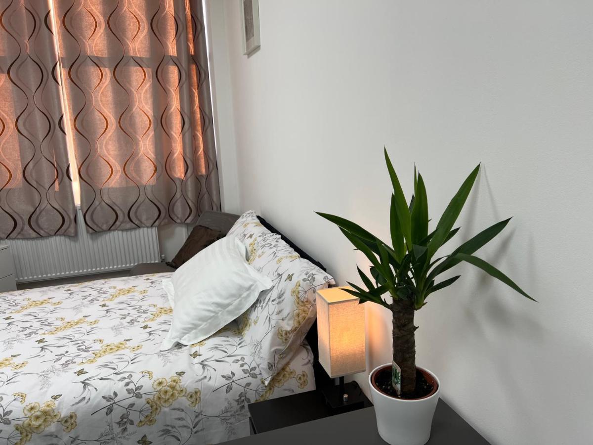 Hotell Lovely Double In Serviced - London