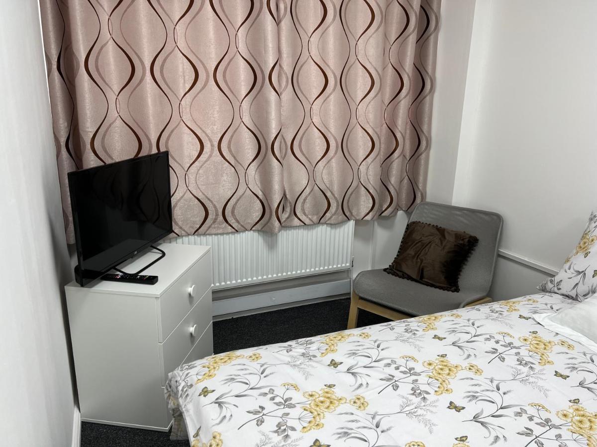 Lovely Double In Serviced - Hotell 3*