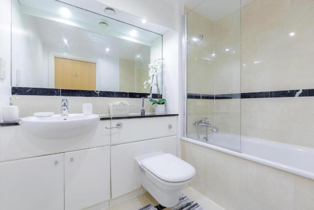Carintha 2 Bed Modern By Canada Water * Londen
