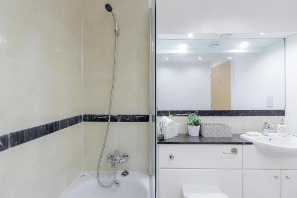 Appartement Carintha 2 Bed Modern By Canada Water