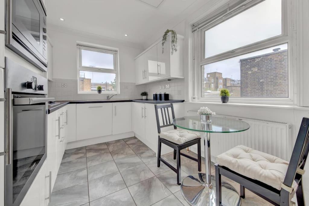 The Bayswater - Excellent Central Location *