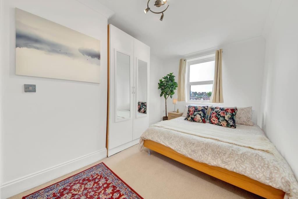 The Bayswater - Excellent Central Location Apartment *