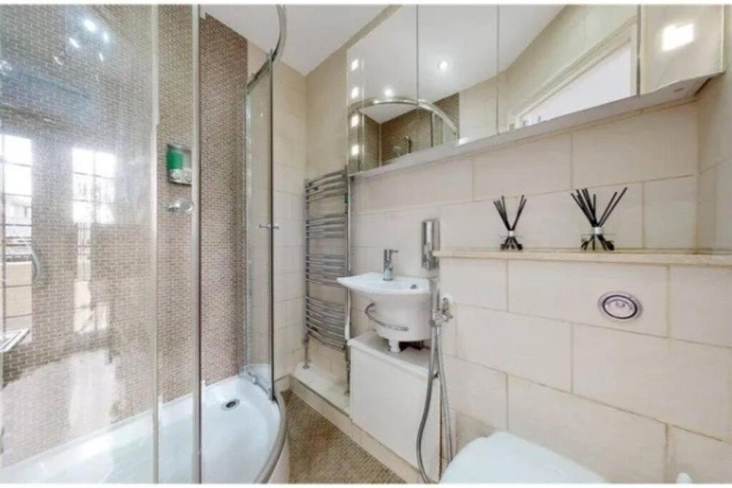 9 Brentwood Apartment London