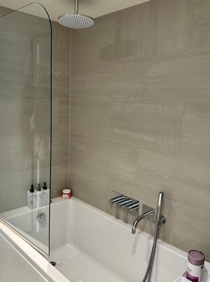 1 Spacious Luxury Bedroom Flat On Oxford St, Next To Selfridges Apartamento