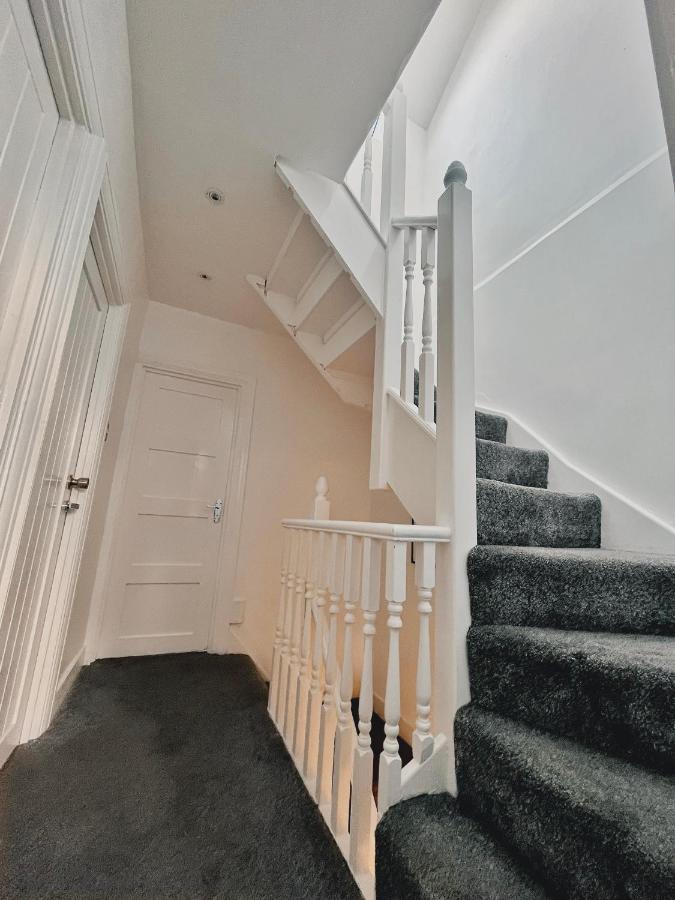 Swanky Townhouse In The Heart Of East Feriehus *