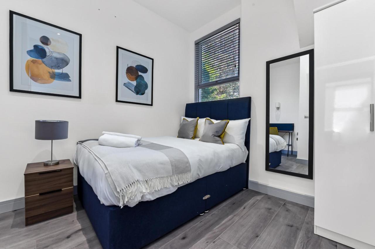 Lovely 2 Bedroom In Greater Apartment *