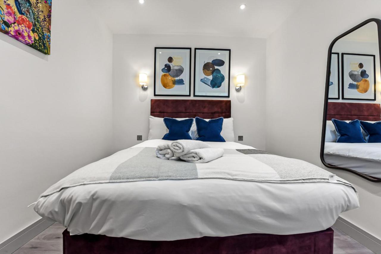 Amazing 2 Bedroom In Greater Apartment *