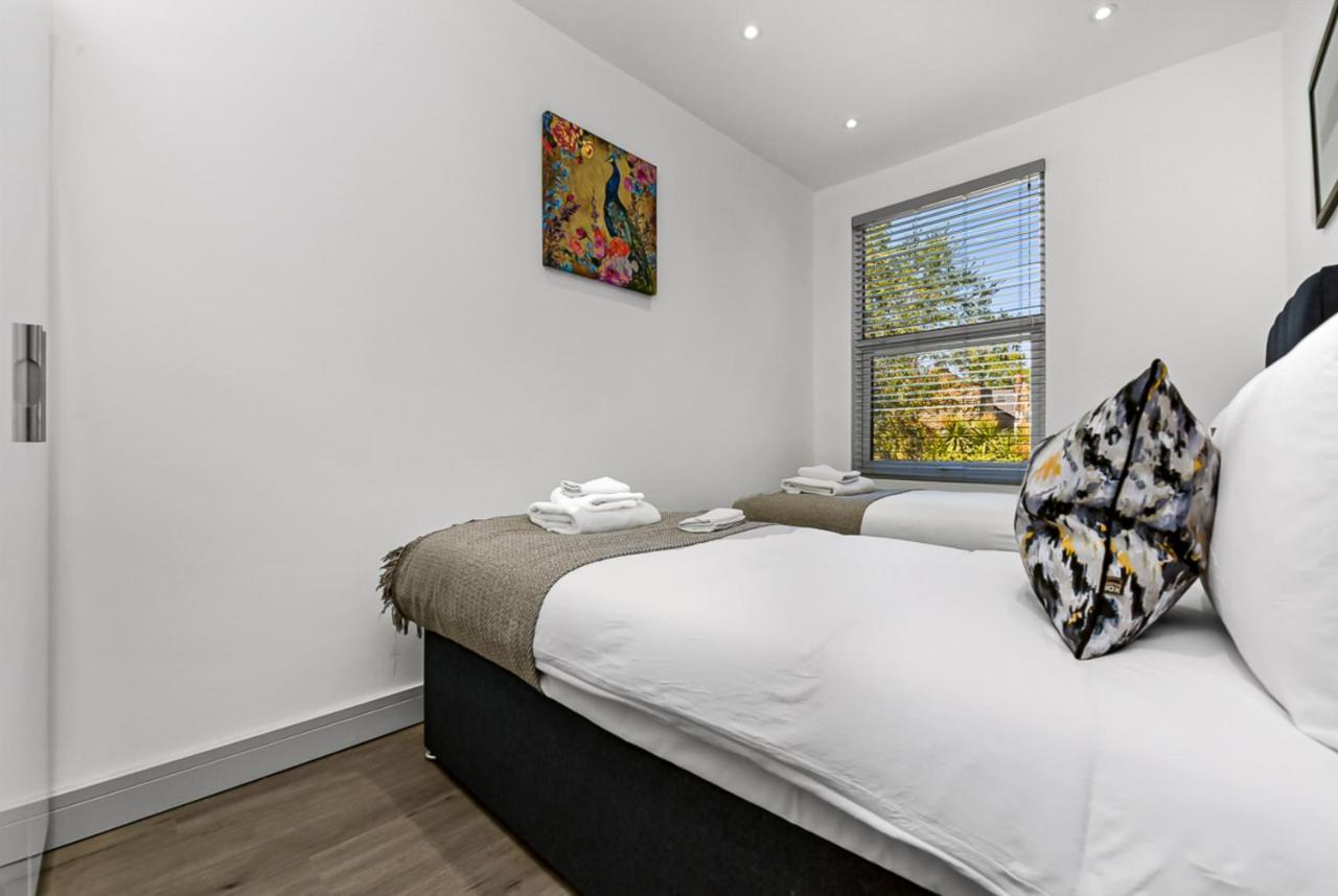 Amazing 2 Bedroom In Greater Apartment London