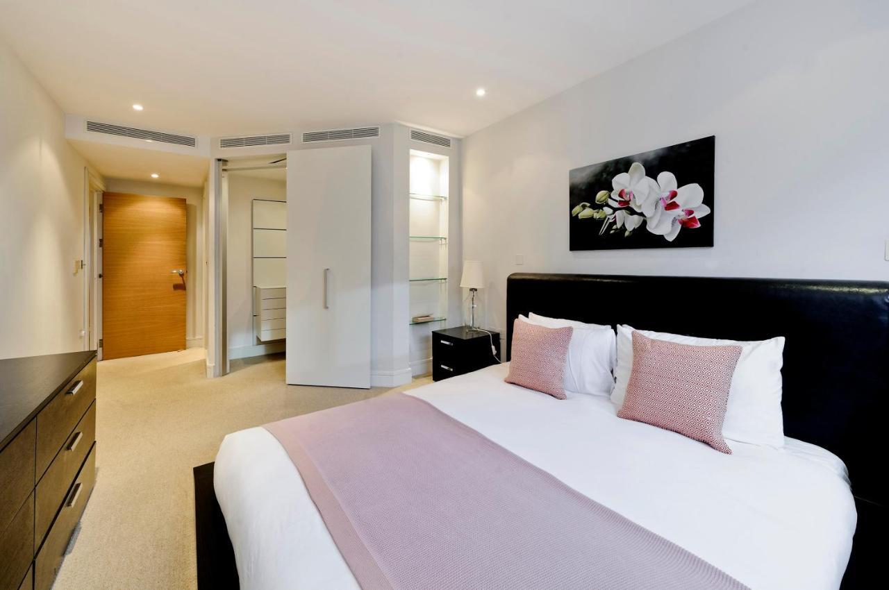 Veeve - Chelsea Bridge Wharf Apartment *