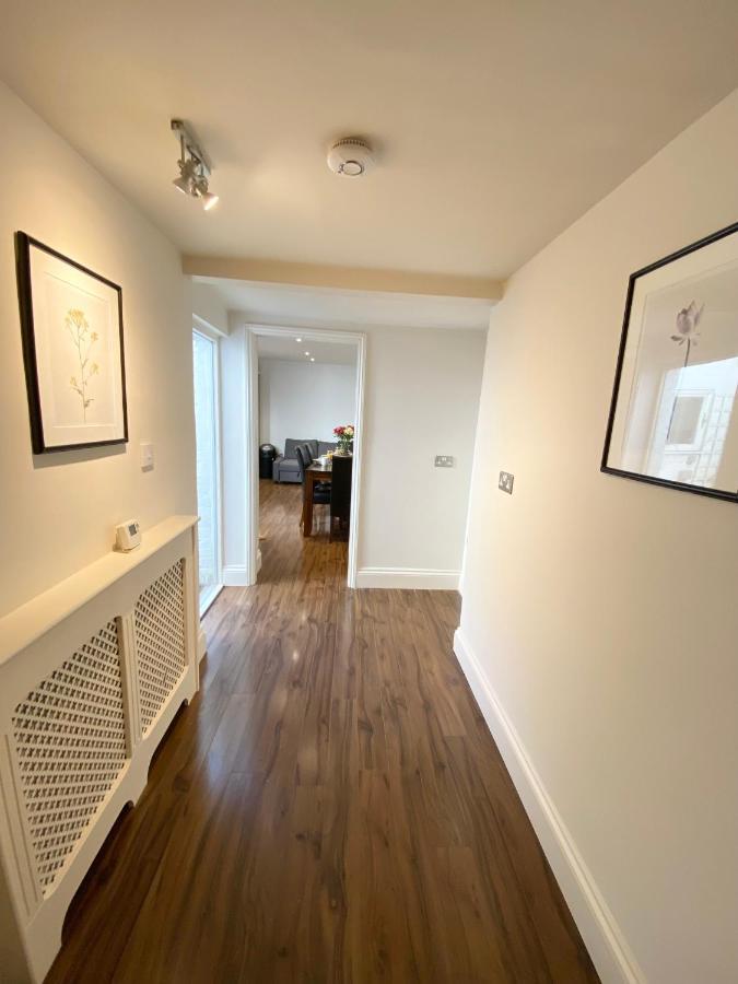 Stylish Maisonette And In Victoria Apartment London