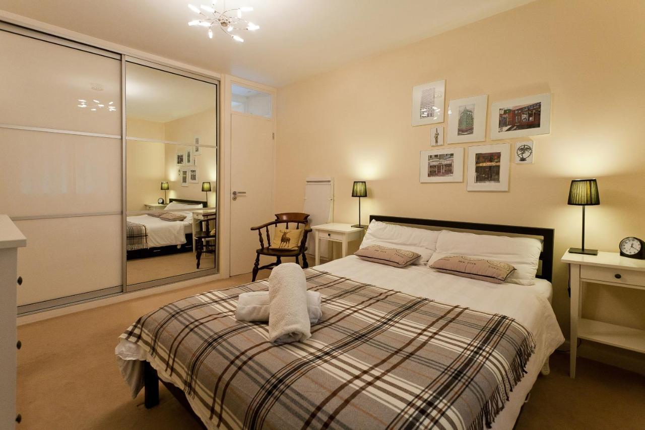 Covent Garden 1-bedroom, 6 Beds, Quiet, Office-ready Apartment *
