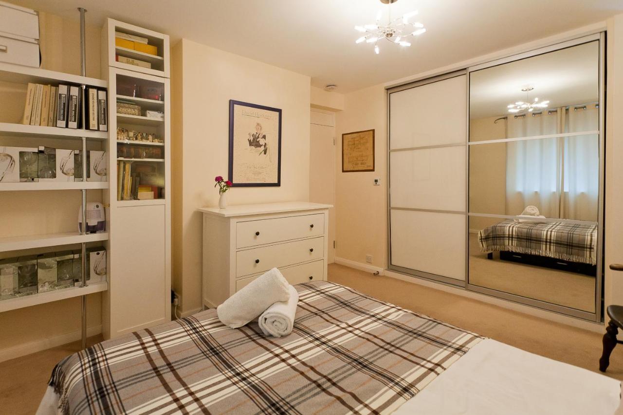 Covent Garden 1-bedroom, 6 Beds, Quiet, Office-ready * London