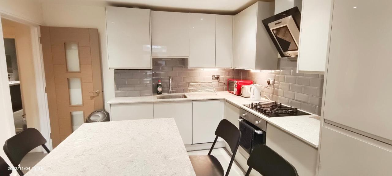 First Floor Flat 1 Northwood Apartment