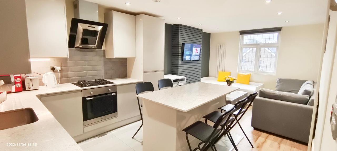 First Floor Flat 1 Northwood Apartment *