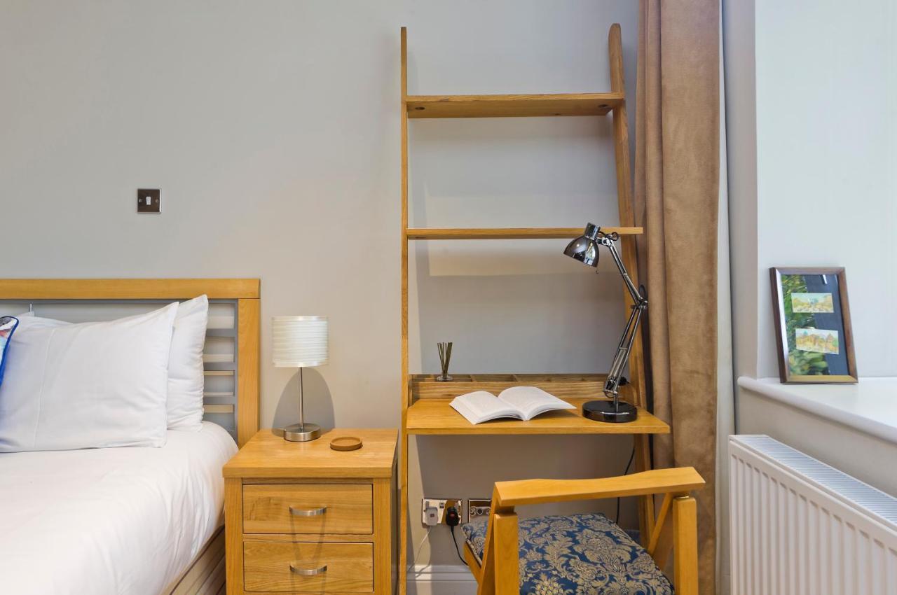 Delightful In Prime Location Near Hampstead Heath By Underthedoormat Apartment London