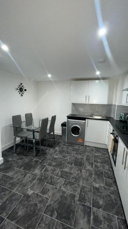2 Bed Luxury In Old Kent Road Appartement *