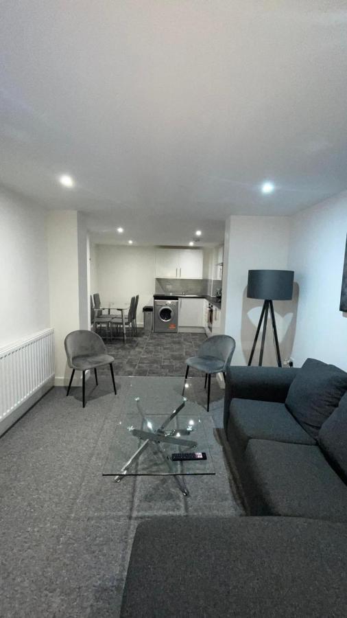 2 Bed Luxury In Old Kent Road * Londen