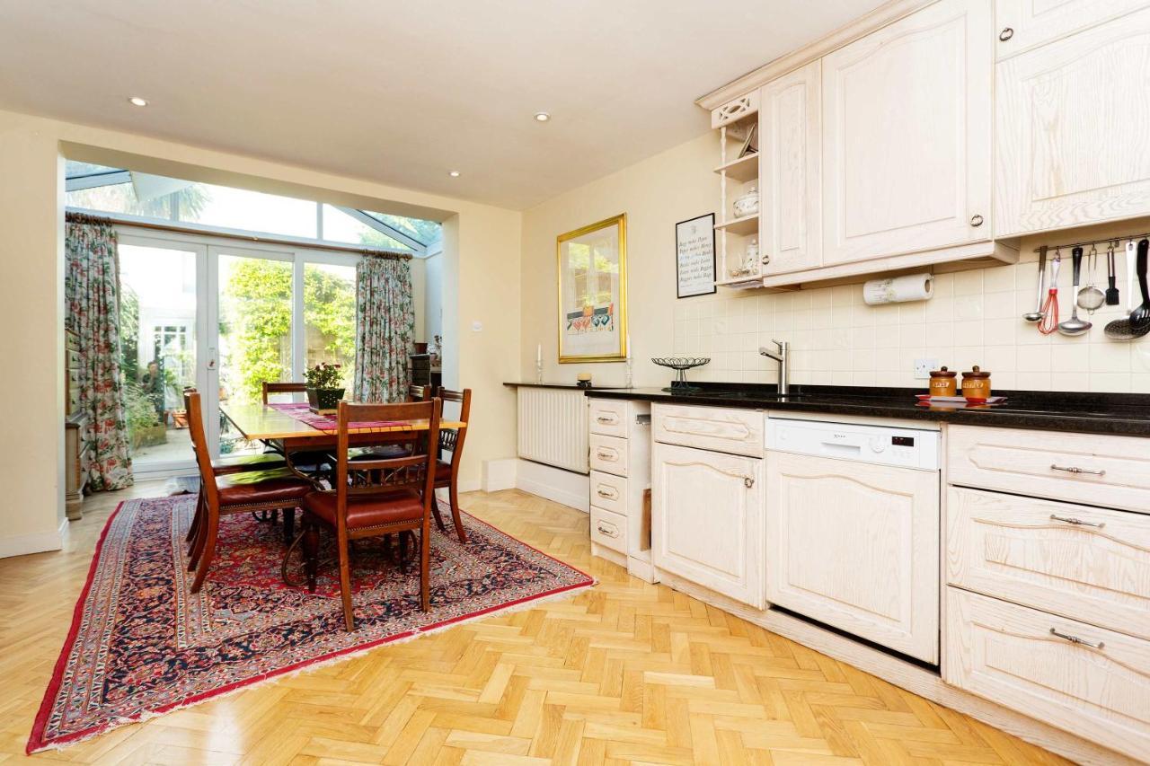 Holiday home Veeve - Clareville Classic