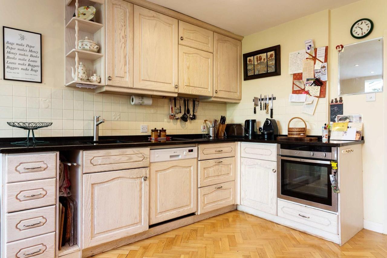 Holiday home Veeve - Clareville Classic London