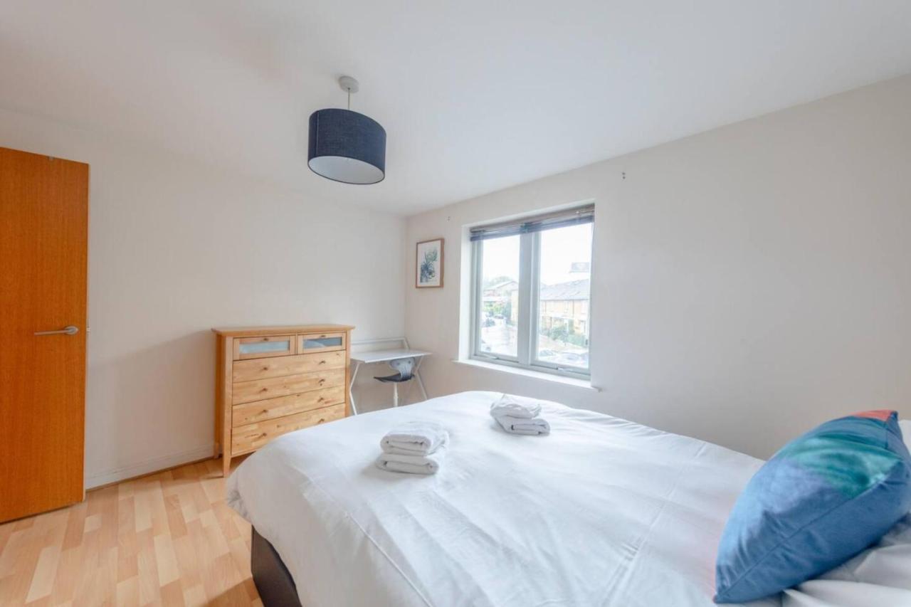 Spacious 2 Bedroom Near White Apartamento *