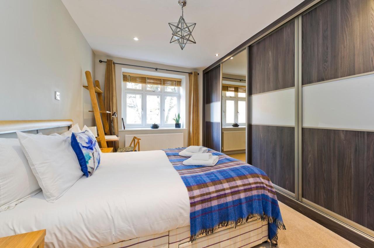 Delightful In Prime Location Near Hampstead Heath By Underthedoormat Apartment *