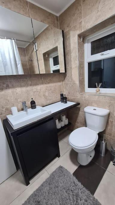 Appartement Luxury 1 Bedroom Flat In The Heart Of Wood Londen
