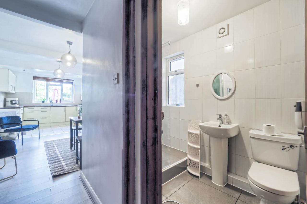 Stunning, Large 1 Bed Riverside Flat Appartement *