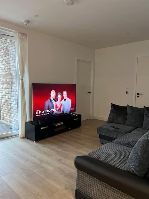 Luxurious High Spec 1 Bedroom Apartment