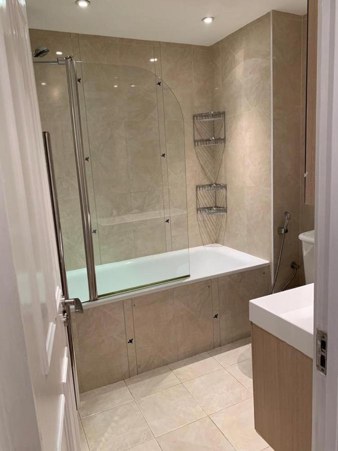 Lovely 3 Bedroom Apartment *