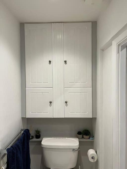 Gorgeous 2 Bedroom Flat In Charming Swiss Apartment *