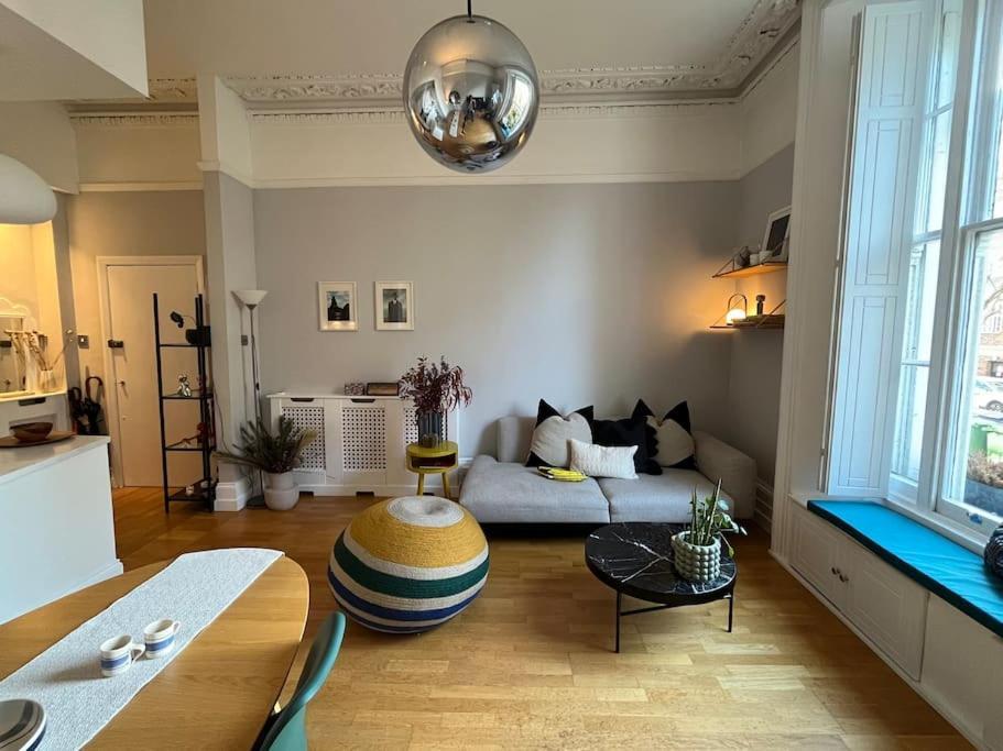 Leilighet Gorgeous 2 Bedroom Flat In Charming Swiss London