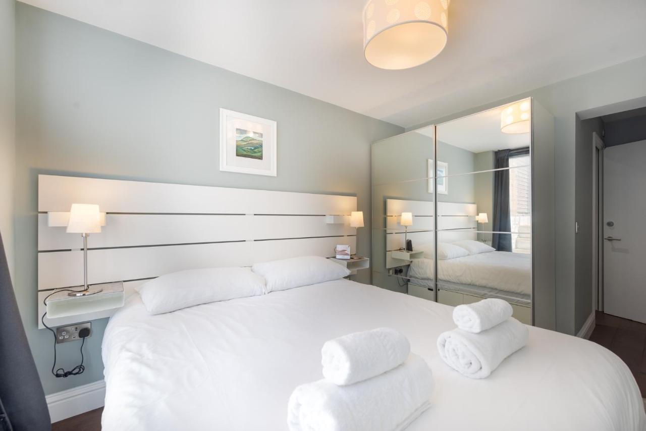 Attractive With Private Patio In Fashionable Fulham By Underthedoormat * London