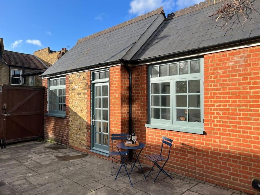 Apartment Forge - Pretty 1 Bedroom With Free Off Street Parking