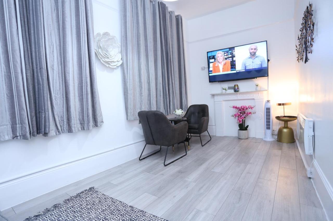 Town Apartment- Lewisham Apartment London